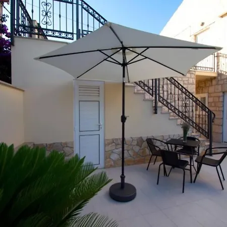 Apartamento Valentina Vis