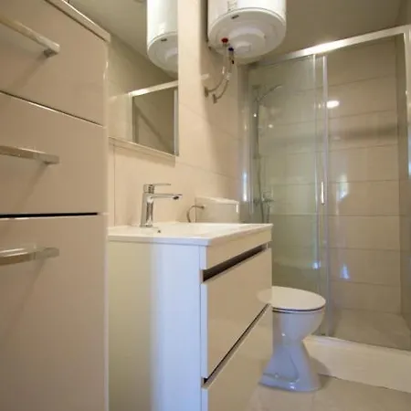 アパート Valentina ヴィス